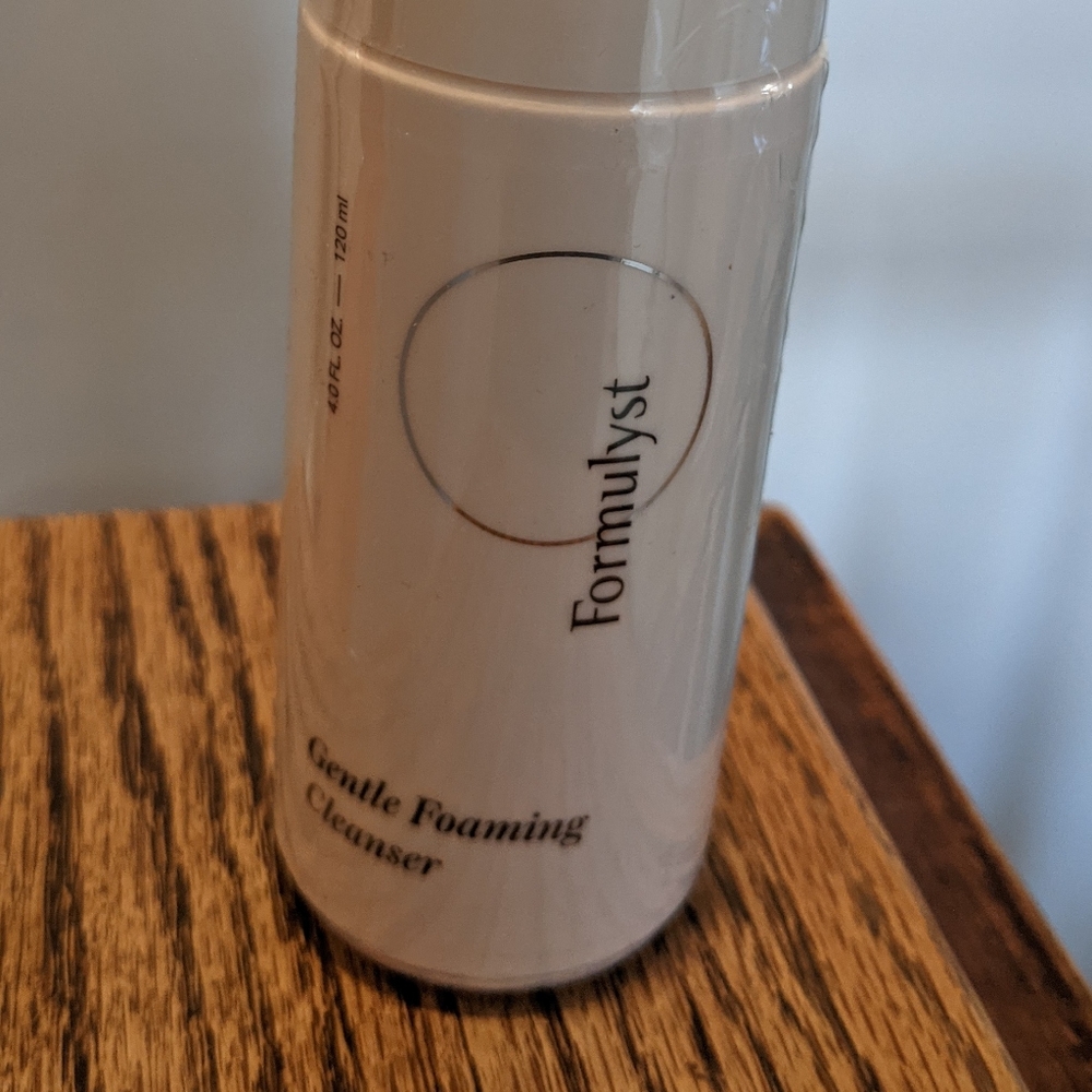 Formulyst Gentle Foaming Cleanser